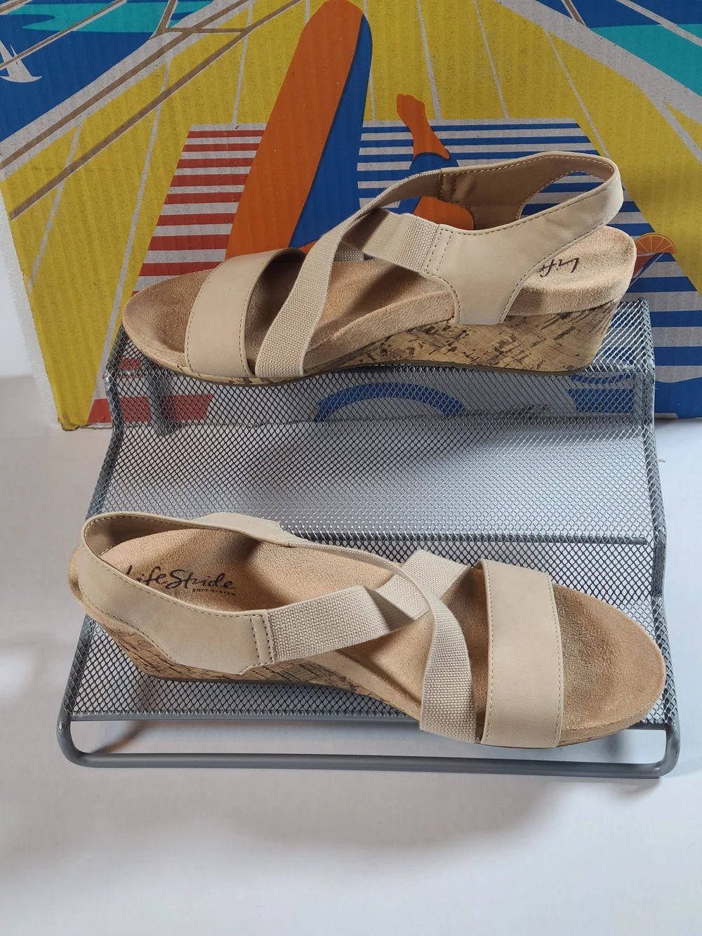 Life Stride Tan Soft System Womens 8.5 Wedge Sandals Suede Insole Stretch